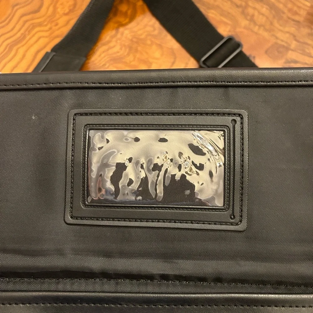 Targus SafePort Laptop Briefcase Black Messenger Work Bag